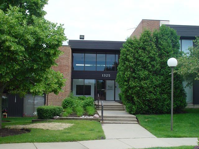 1st image of 1325 N Sterling Ave Unit 213