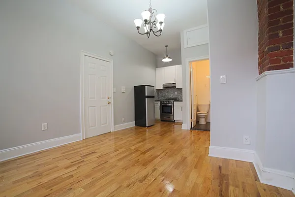 Rented by Prime Square Realty | media 11