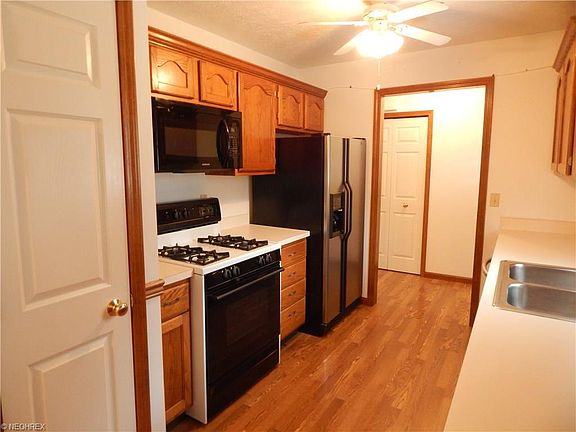 4th image of 684 Morris Ave