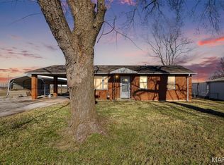 101 Valley St, Ellis Grove, IL 62241