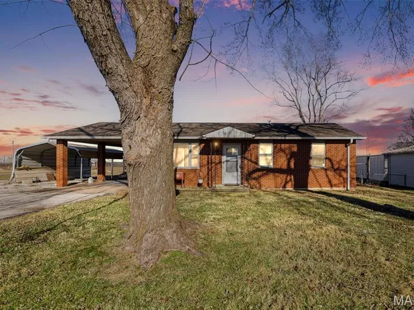 101 Valley St, Ellis Grove, IL 62241