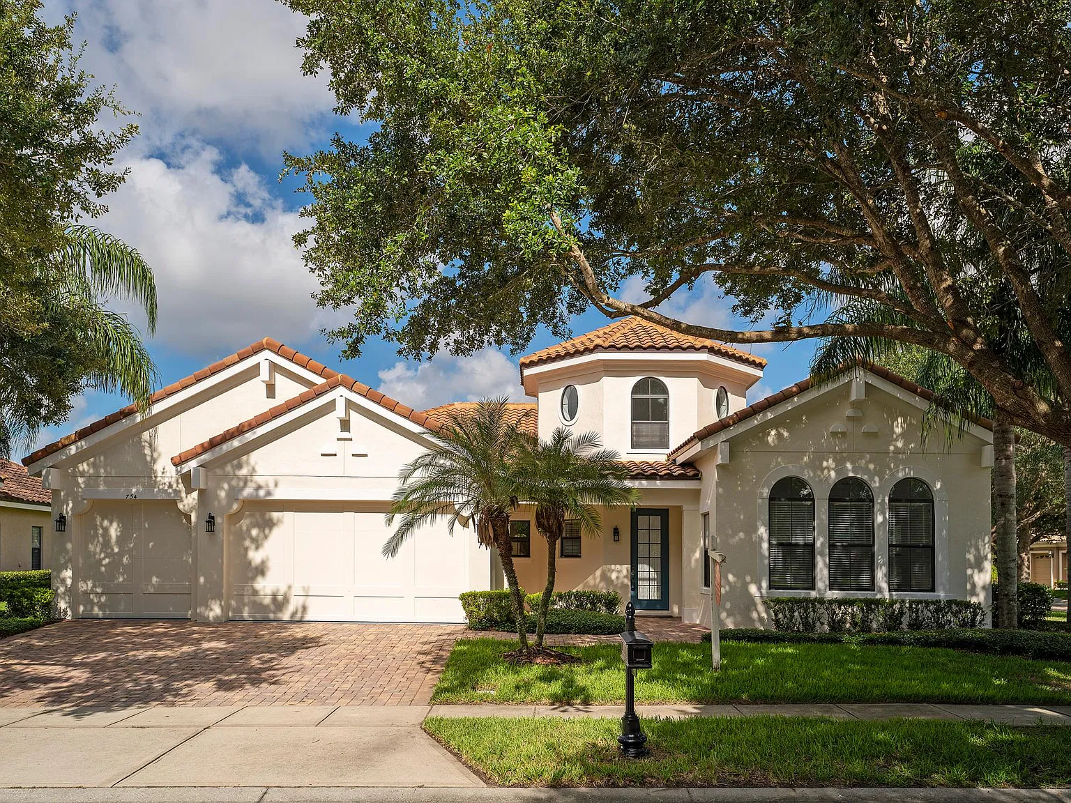 3 bed, 2.5 bath, 2985 sqft, $4,300 — Photo 1
