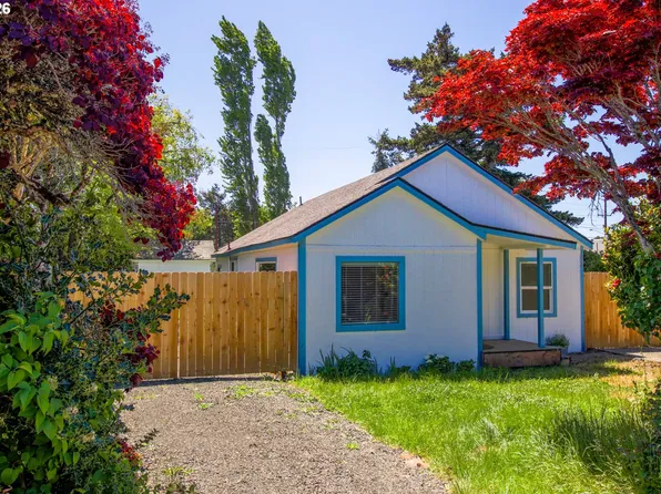 1860 30th St, Florence, OR 97439