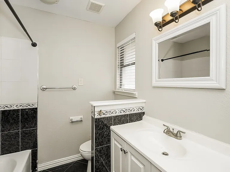 3400 Meadowmoor St — Photo 15