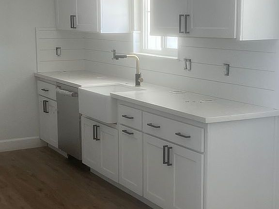 2nd image of 6882 N Rowell Ave