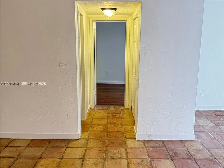1205 Mariposa Ave #301 — Photo 11