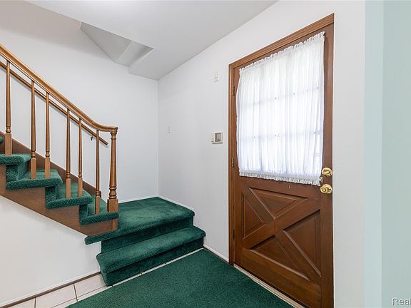 3rd image of 7611 Ferry Rd
