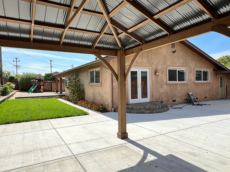 5072 Hawley Ct — Photo 24