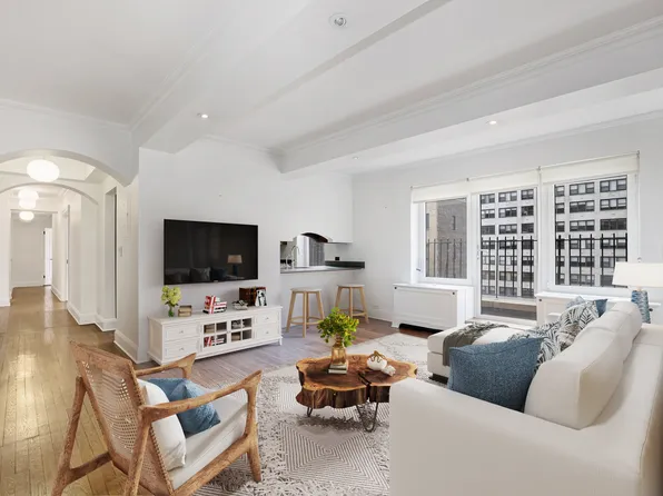 400 East 52nd Street image 1 of 8