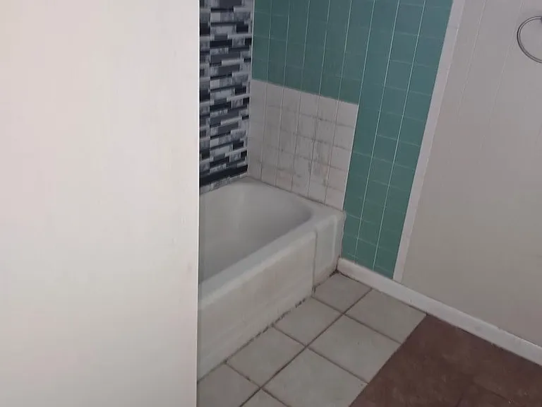 416 W Outer Dr — Photo 8