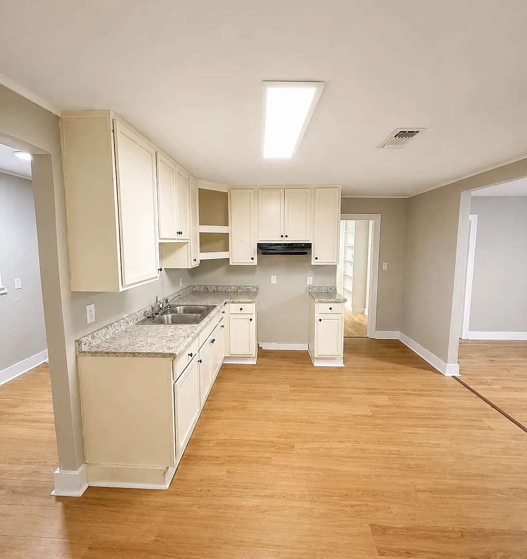 4 bed, 1440 sqft, $1,425 — Photo 3
