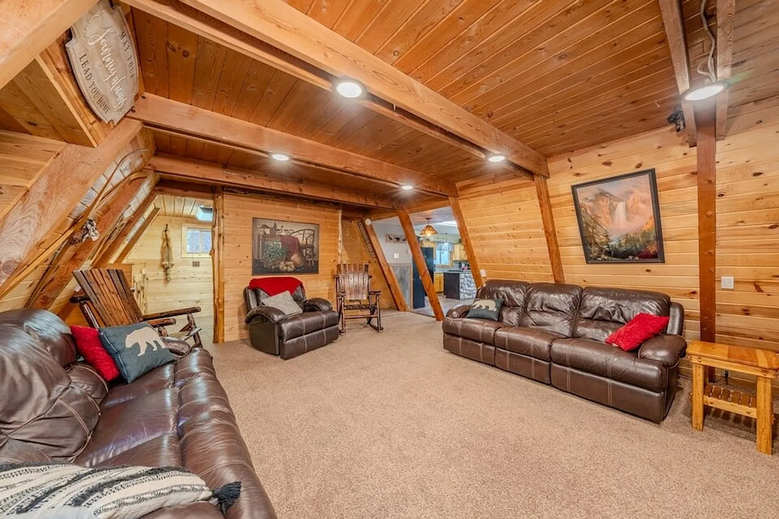 5 bed, 2.0 bath, $6,630 — Photo 3