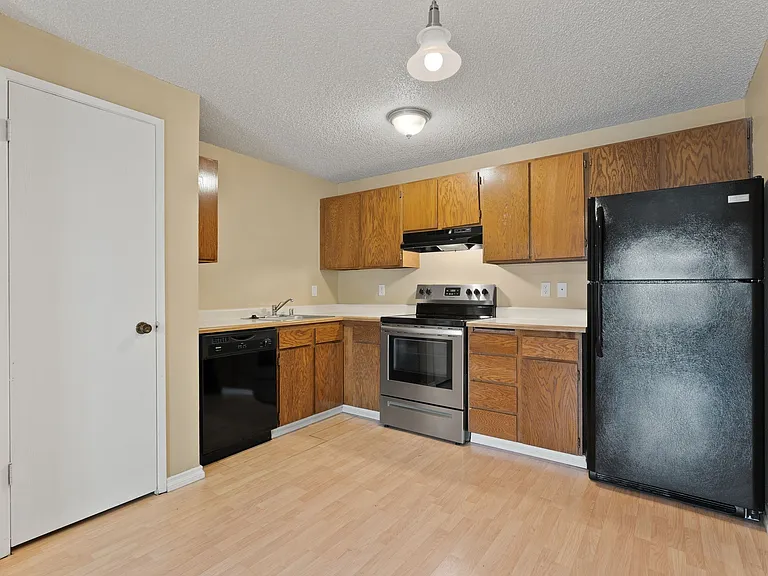 8612 N Mayfair St #6 — Photo 7