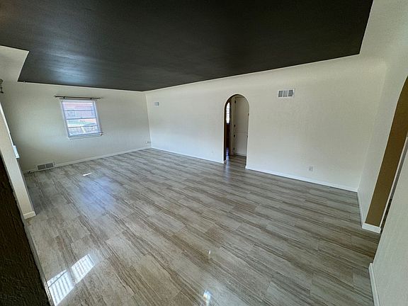 3rd image of 2308 6th Ave #1