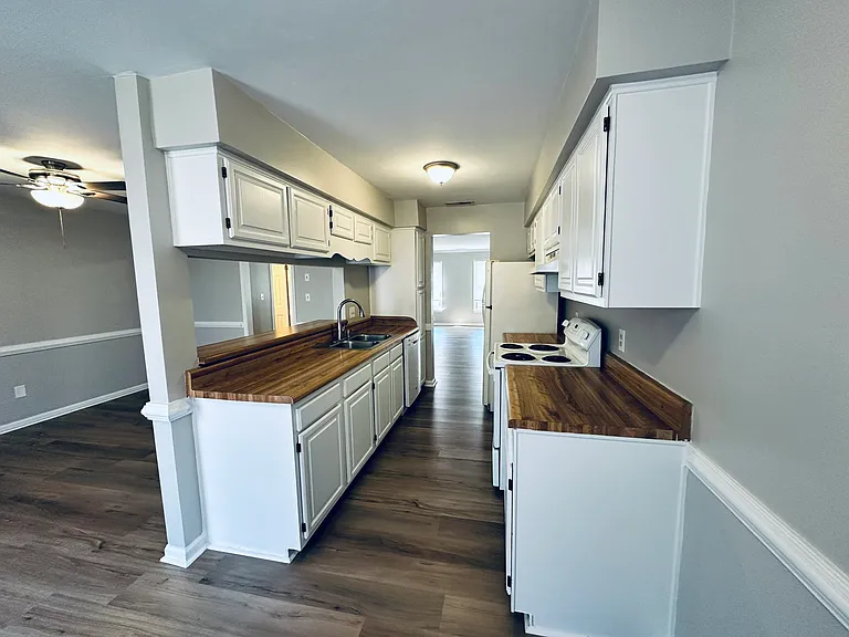 228 Windbrooke Ln — Photo 9
