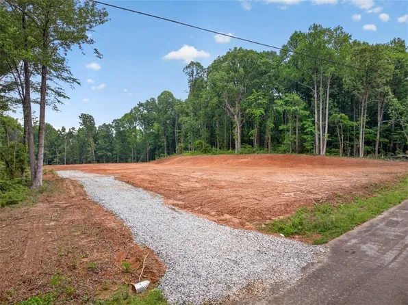 135 Jarrett Ln #4, Gillsville, GA 30543