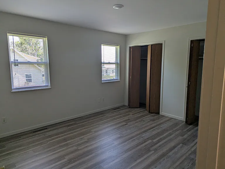 729 W Love St #300-N — Photo 15