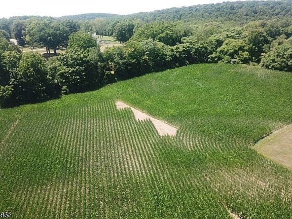 2nd image of 289 Unionville Rd