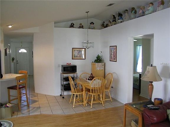 4th image of 2928 Royal Palm Dr
