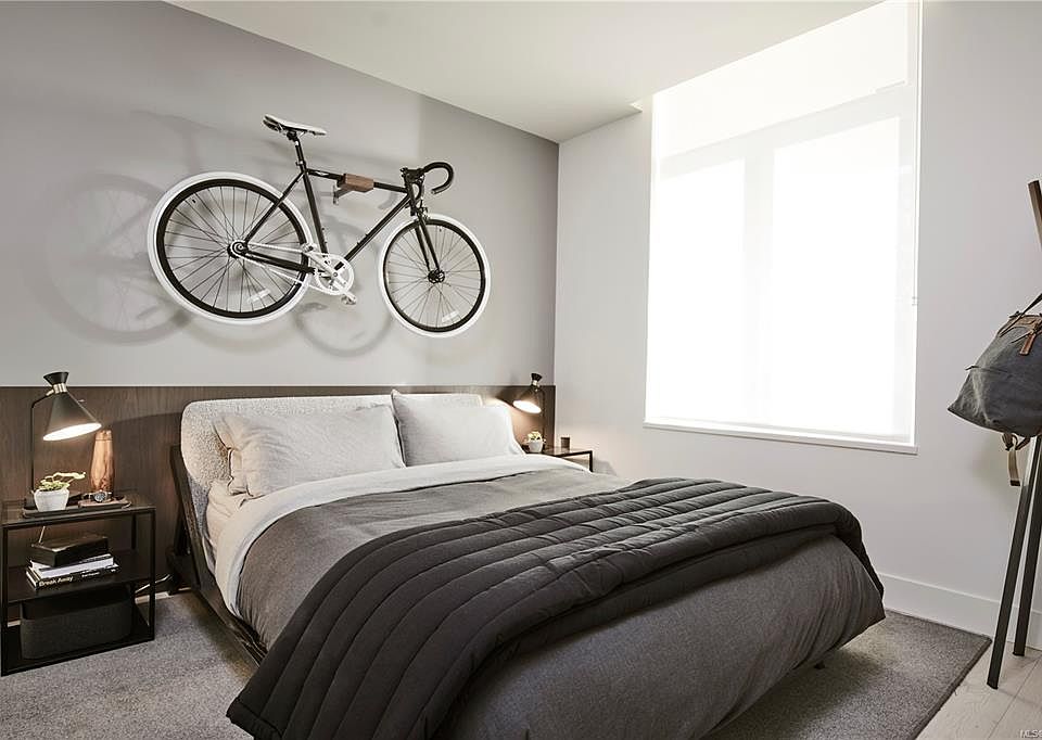 2nd image of 501 Park Pl #101