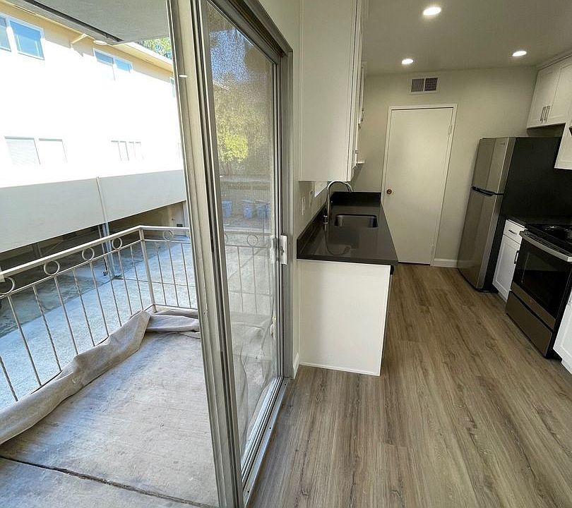 1st image of 1300 Palos Verdes Dr APT 5