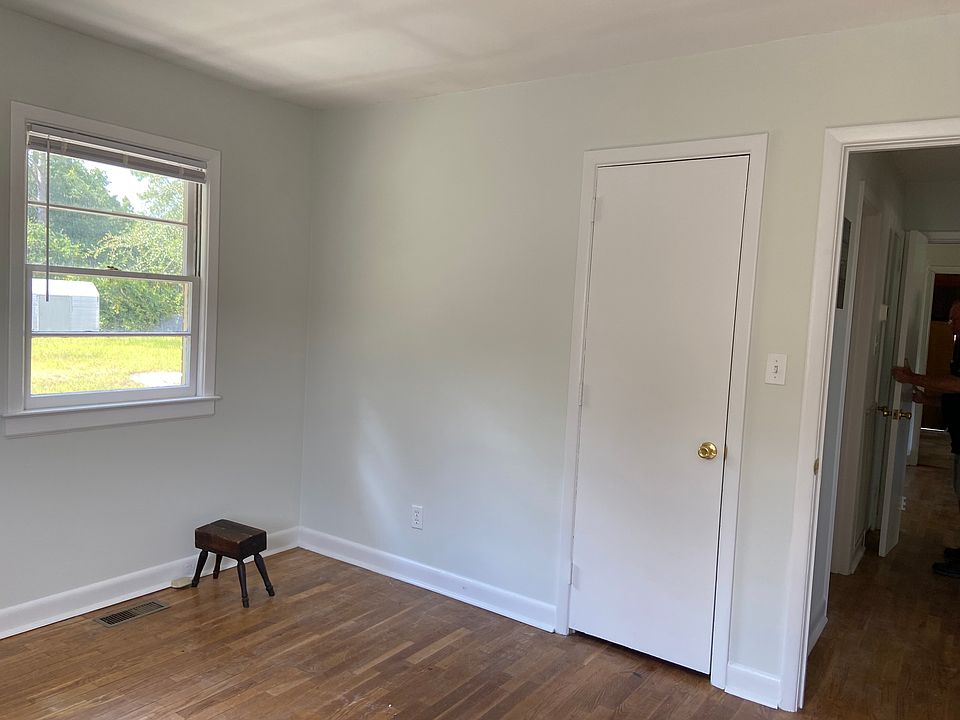 1st image of 38 Northwood Dr