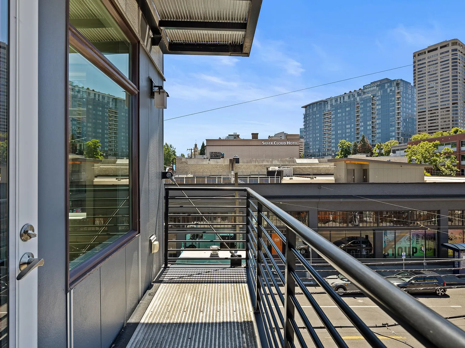Evolve Apartments — Photo 3