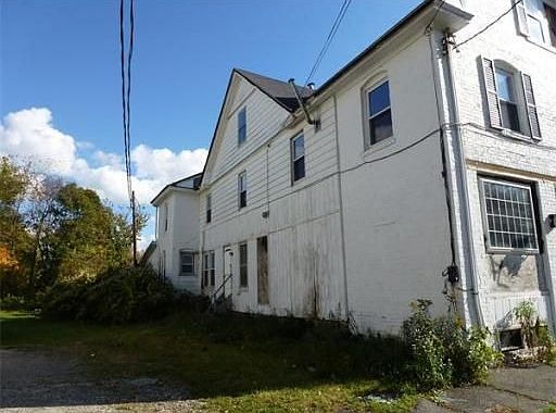 2nd image of 56 John St