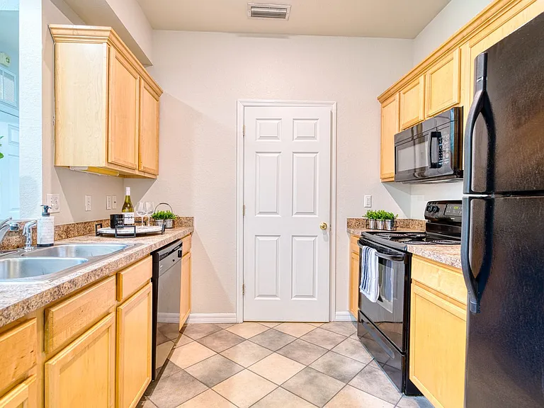 4125 SW 31st St — Photo 31