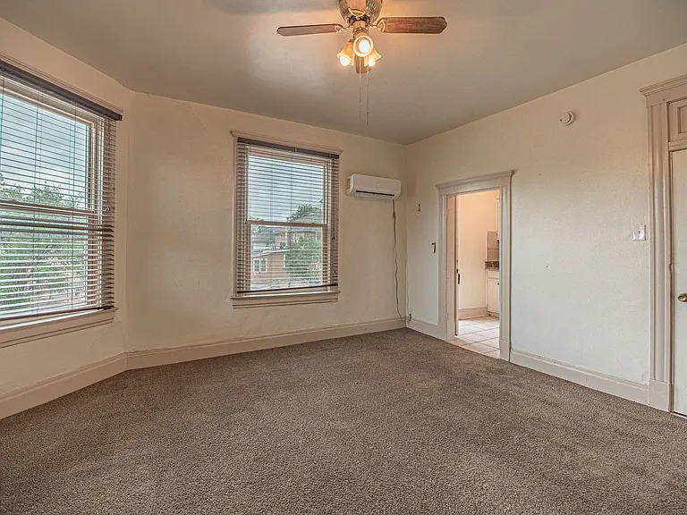 207 Midway Ave — Photo 29
