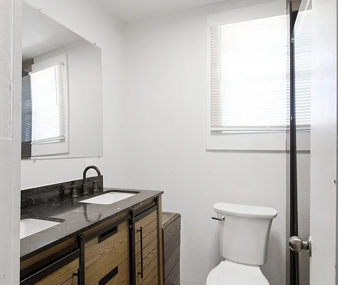 210 N Jackson St #A — Photo 17