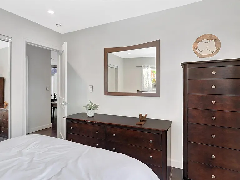 855 Berkeley St — Photo 25