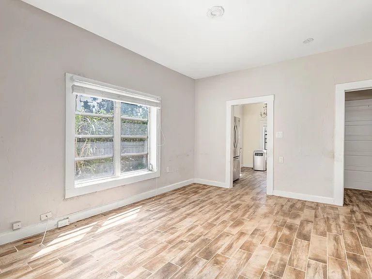 364 Puritan Rd — Photo 15