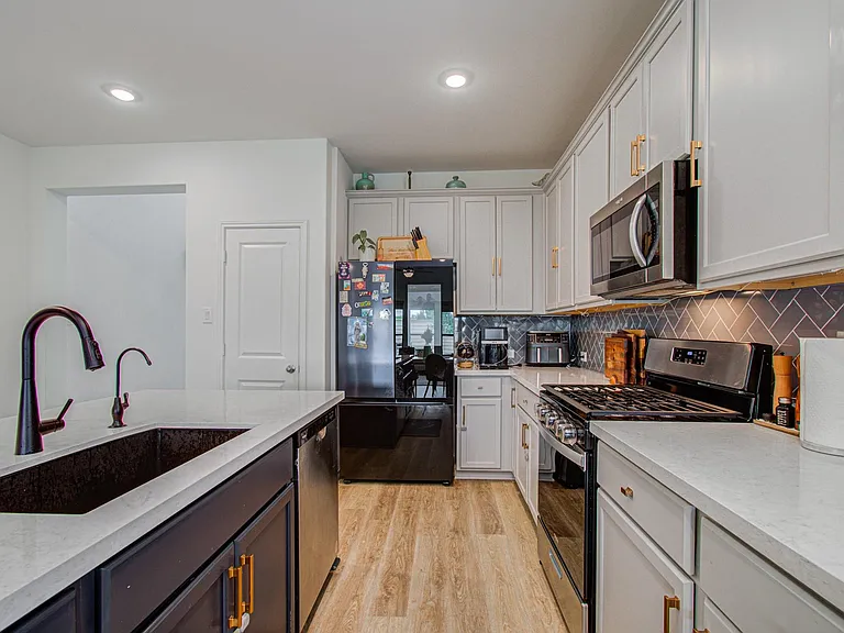 4722 Crest Hill Dr — Photo 13