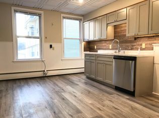 1 Hillside St #2, Worcester, MA 01610