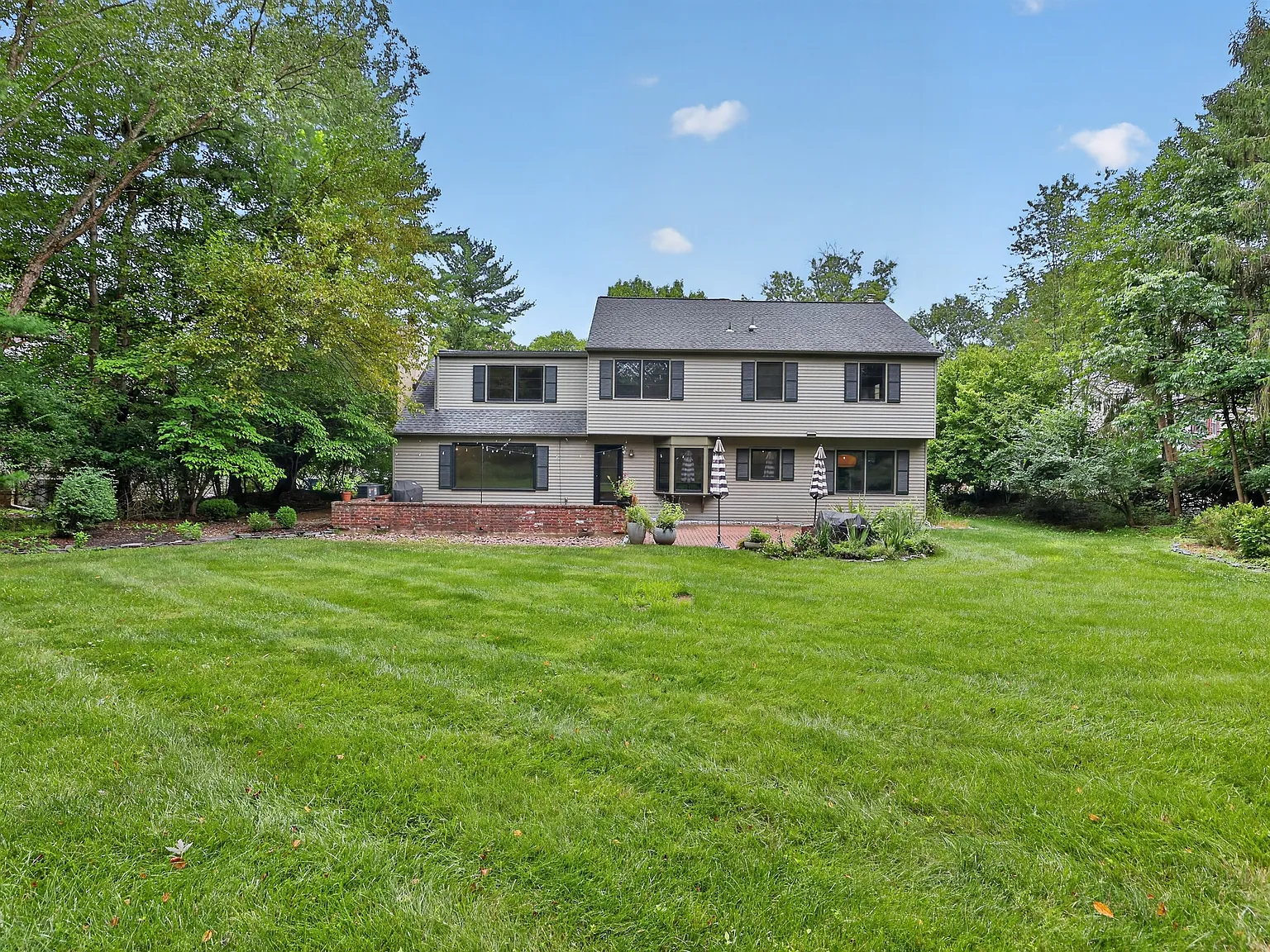 5 bed, 2581 sqft, $4,250 — Photo 4