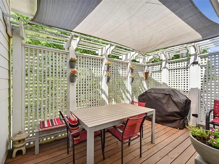 1237 Milton Ter SE — Photo 32