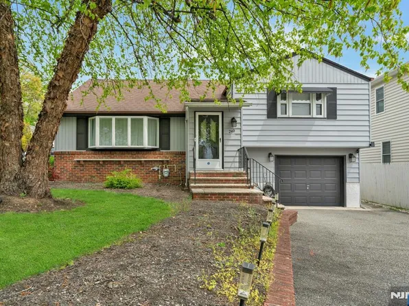 240 Gordon Ave, Totowa, NJ 07512
