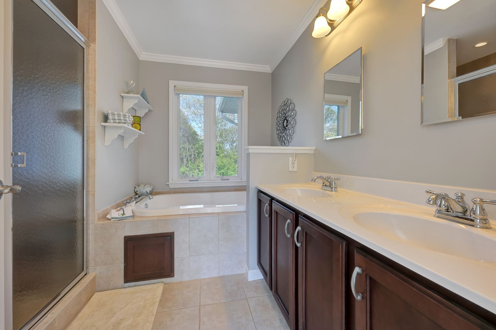 Ensuite primary bath