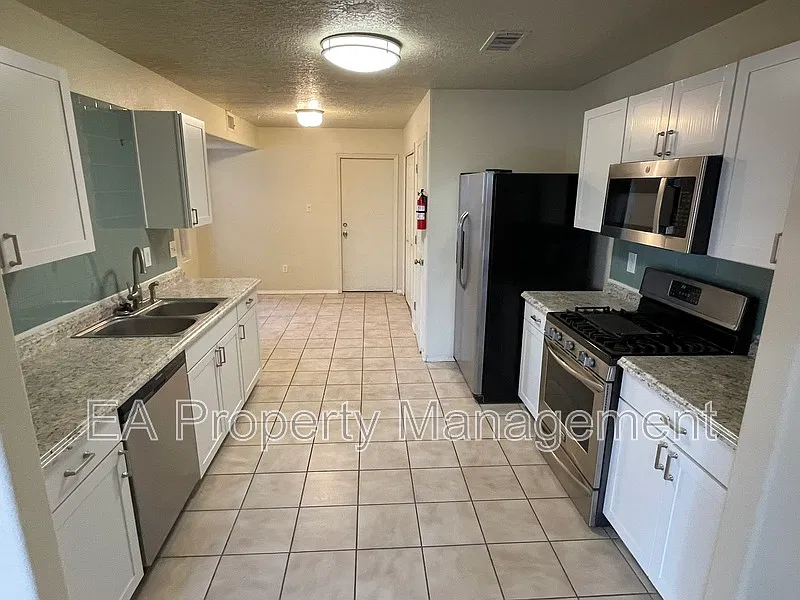 11322 Campo Del Sol Ave NE