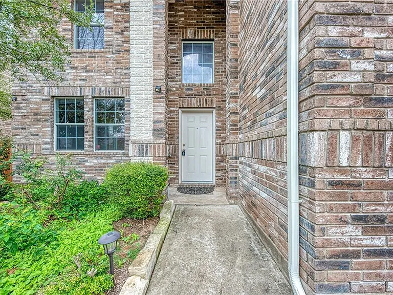 604 Spanish Oak Ter — Photo 3