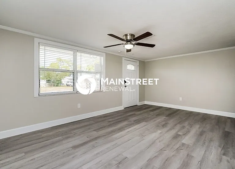 12906 Kings Manor Ave — Photo 2