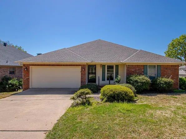 11 Rainwood Ln, Little Rock, AR 72212