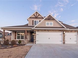 901 Red Maple St, Centerton, AR 72719