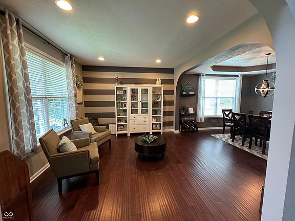 3rd image of 8435 Abernethy Ln