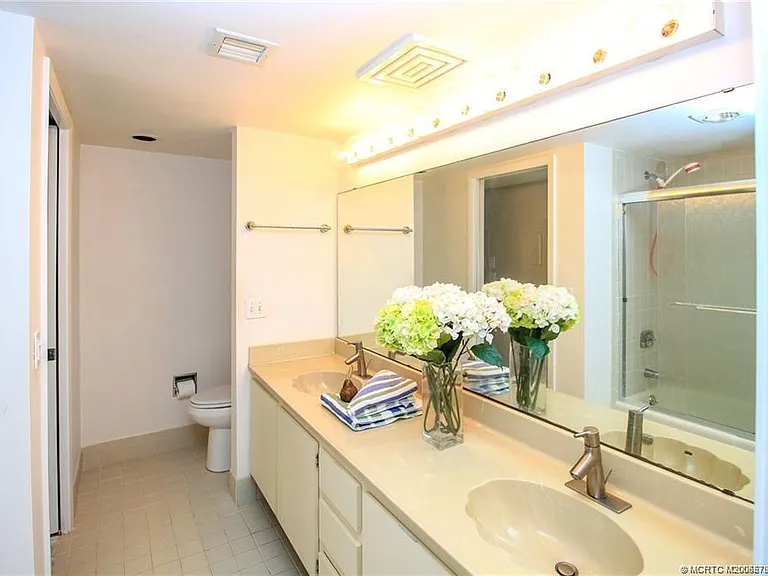2641 NE Ocean Blvd #101 — Photo 21