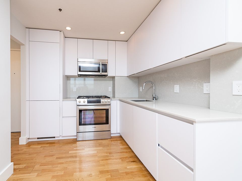 2nd image of 1417 Columbia Rd #5G