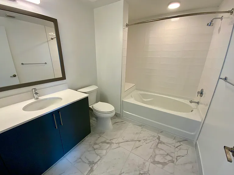 2565 NE 190th St #3 — Photo 11