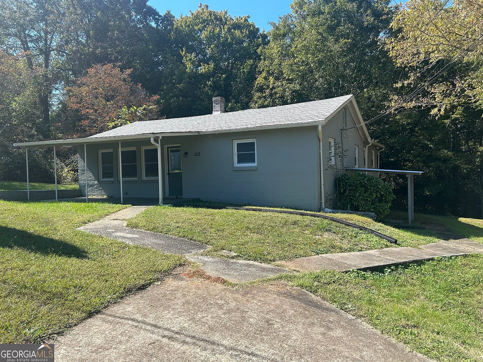 2 bed, 1.0 bath, 2219 sqft, $1,700 — Photo 1