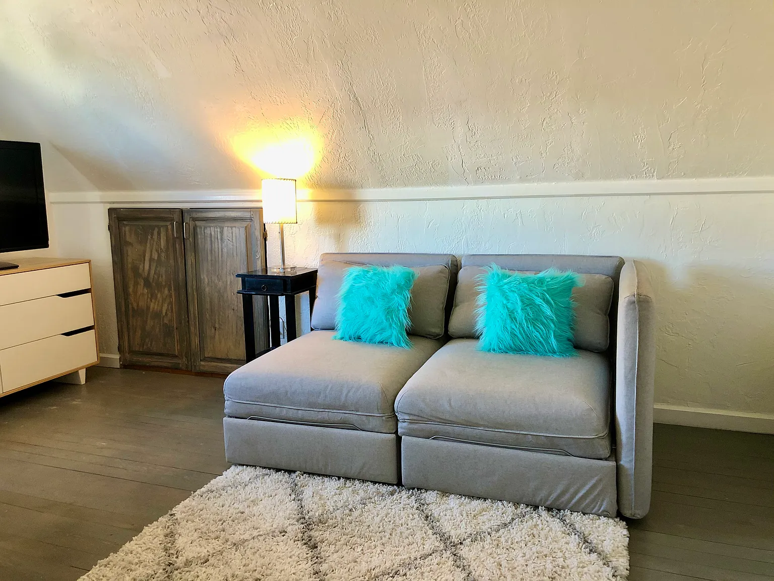 2 bed, 800 sqft, $4,950 — Photo 2